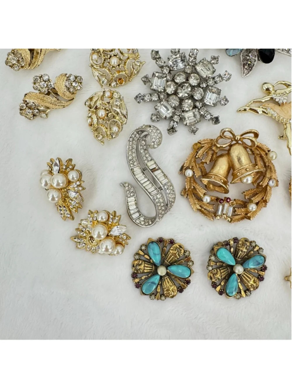 Lot of Broken Vintage Costume Jewelry for Crafting Repair Some Sarah Coventry